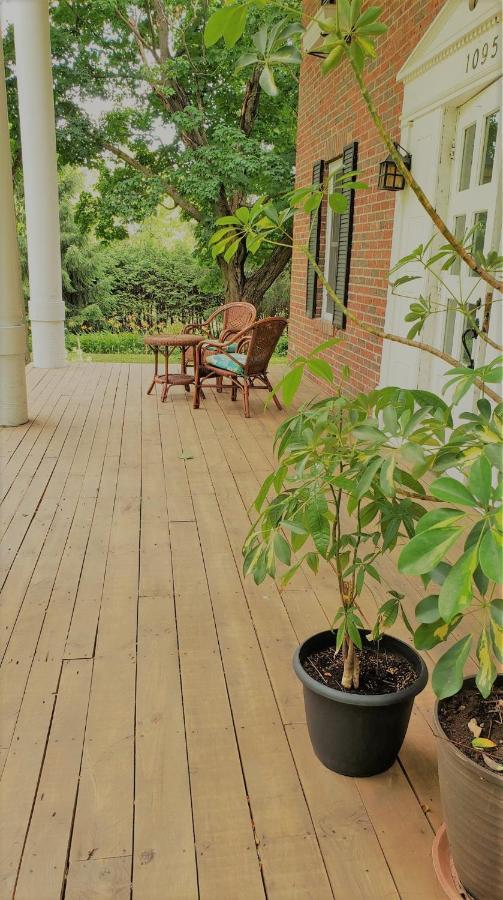 Auberge Du Vignoble Bromont Εξωτερικό φωτογραφία