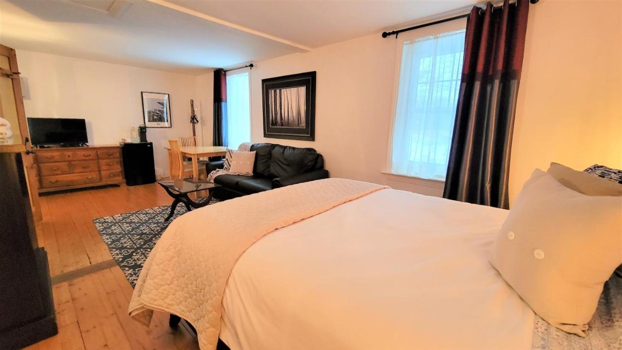Auberge Du Vignoble Bromont Εξωτερικό φωτογραφία